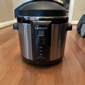 rice cooker. never been used.